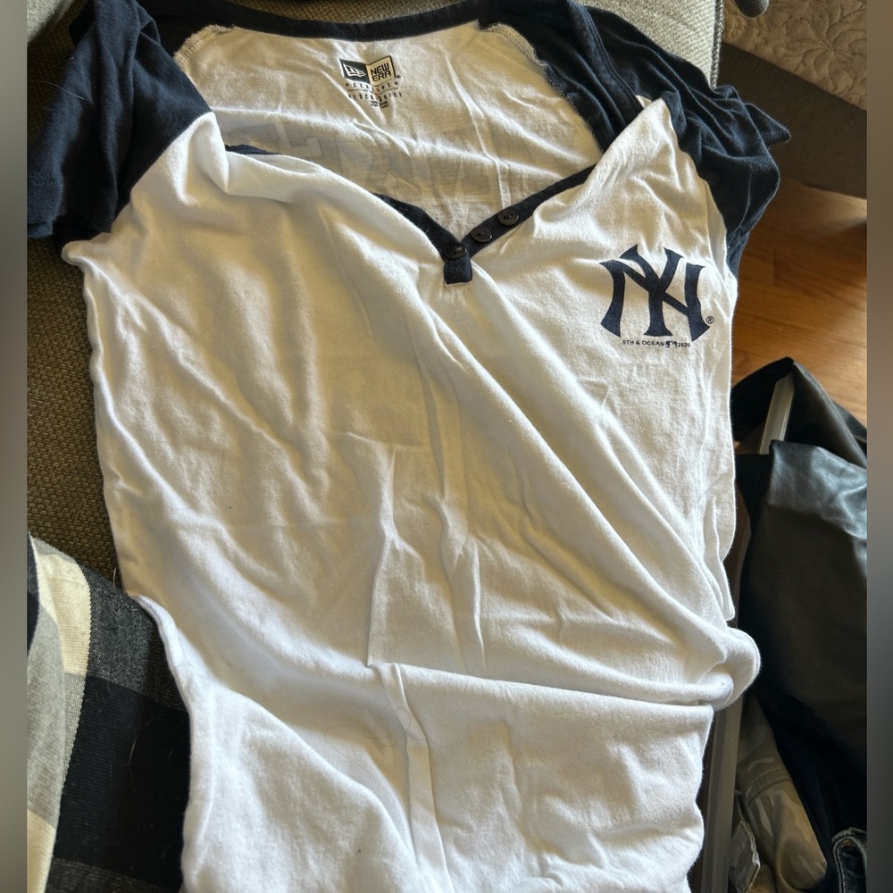 Yankees tee